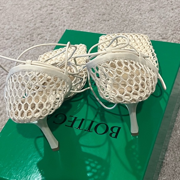 Bottega Veneta White Woven Heels - Picture 2 of 6